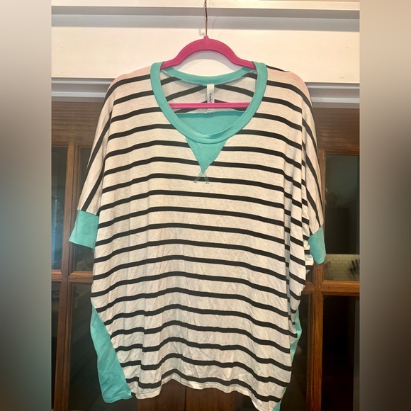 🔹NWOT Black & White Striped Teal Drop Sleeve Oversized Top - Picture 10 of 11